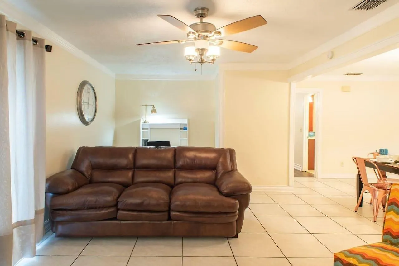 The Cozy House Villa Tampa Holiday home